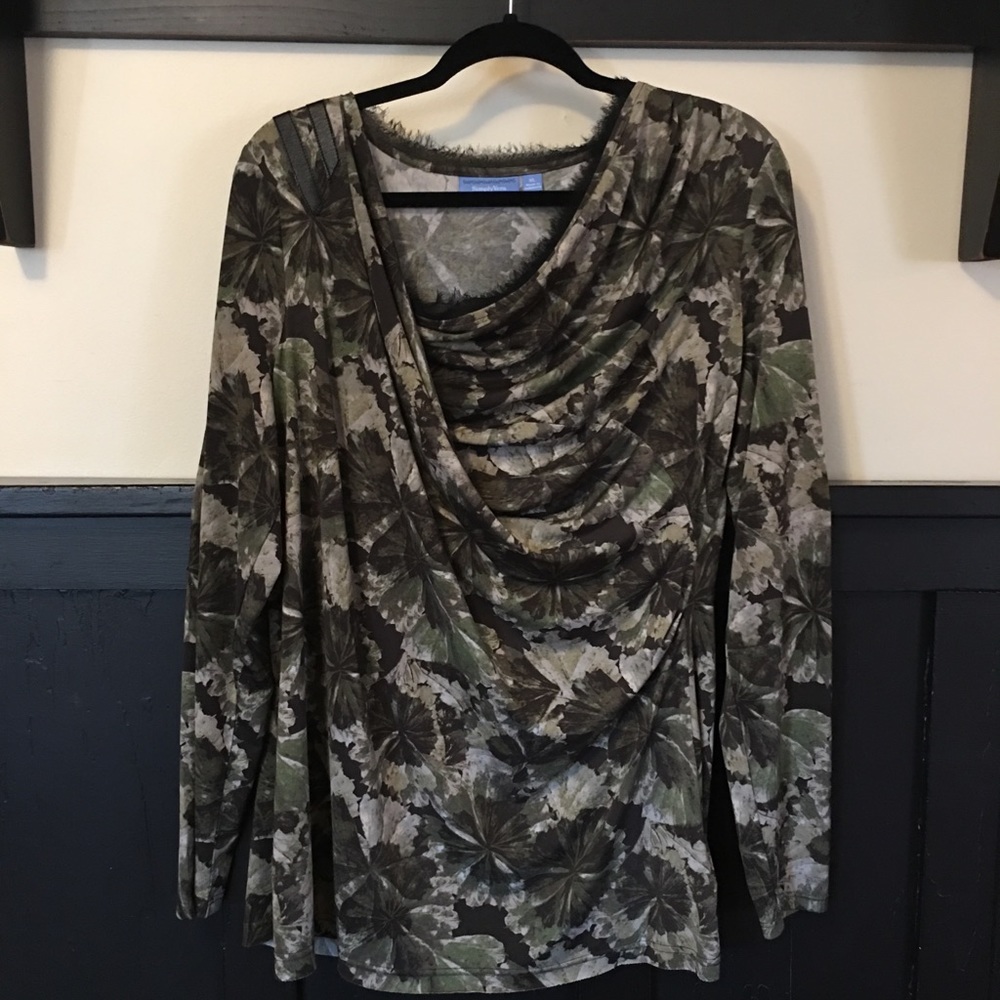 Vera wang long sleeve camp floral top XL